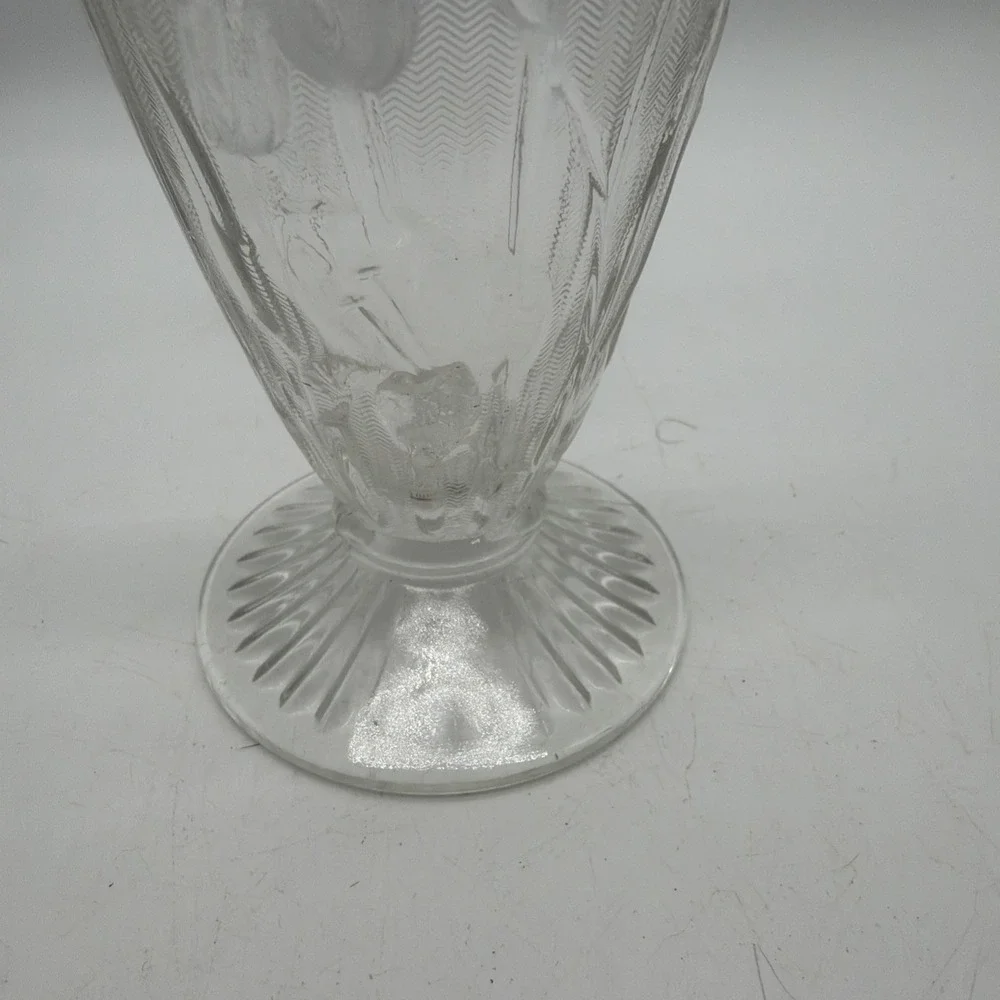 Jeanette Glass Iris and Herringbone 6.5